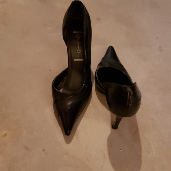 Shoes - Picture 2 of 4